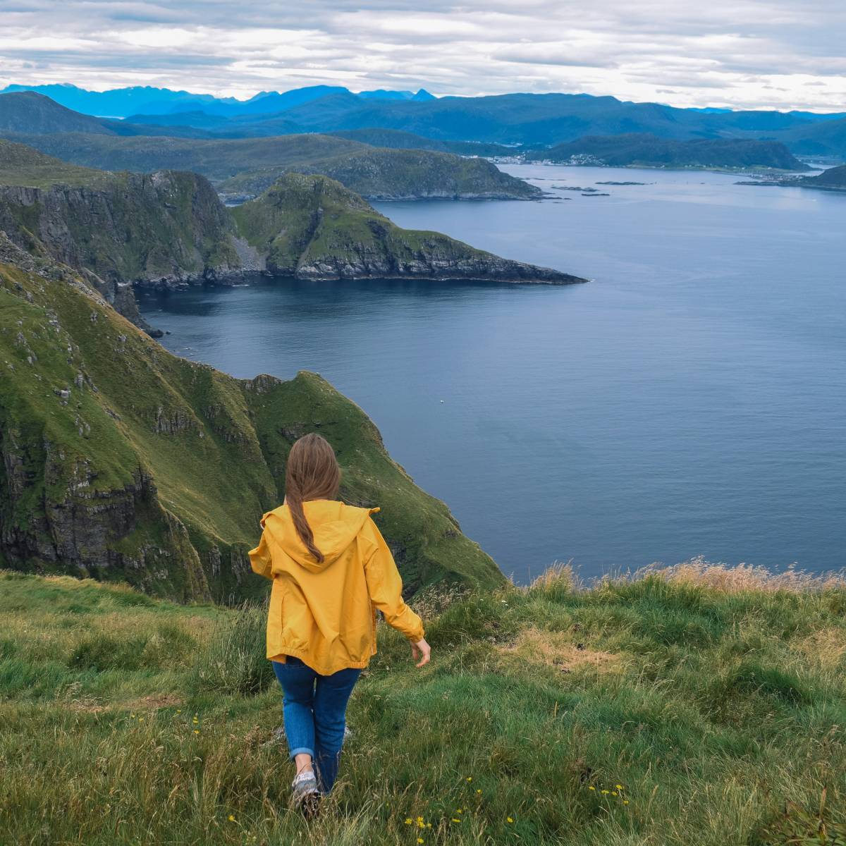 Dame på tur i Norge